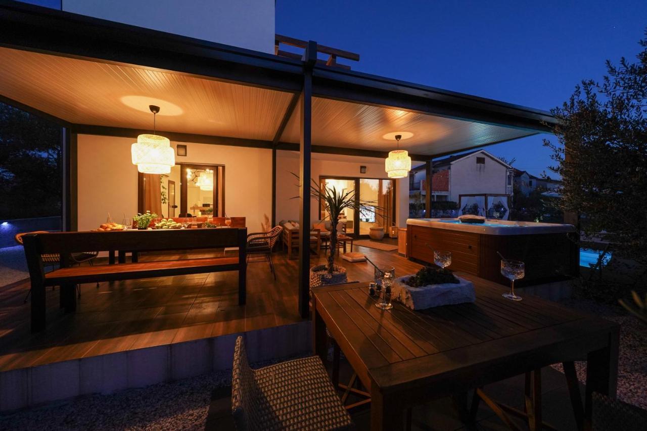 Villa Suncica With Heated Pool, Jacuzzi And Bikes Near Zadar Сукошан Екстер'єр фото