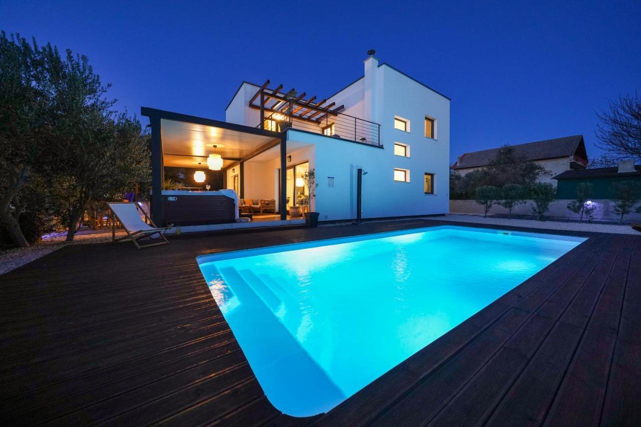 Villa Suncica With Heated Pool, Jacuzzi And Bikes Near Zadar Сукошан Екстер'єр фото