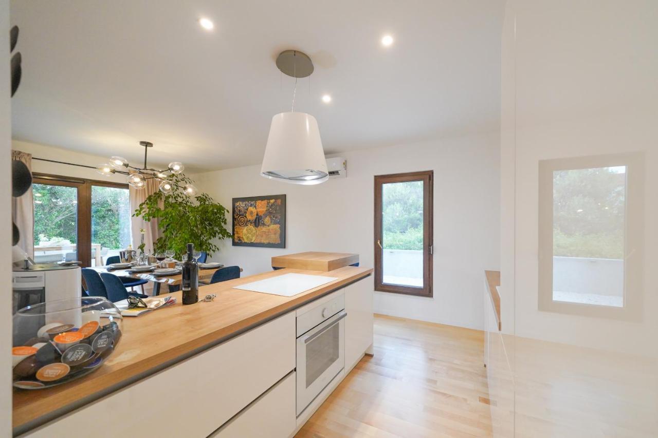 Villa Suncica With Heated Pool, Jacuzzi And Bikes Near Zadar Сукошан Екстер'єр фото